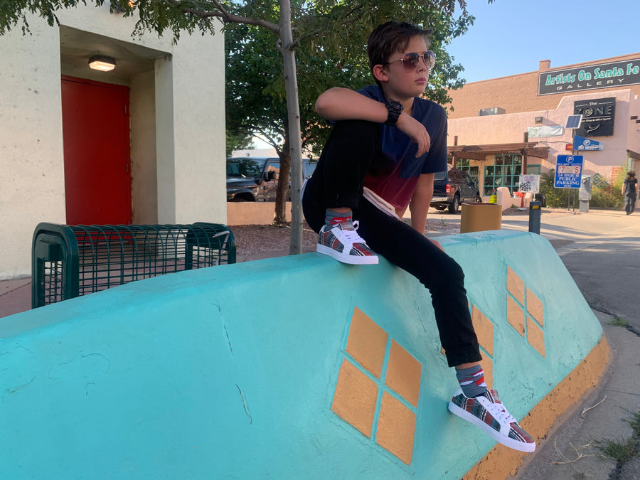 Atardecer en Santa Fe: The Art of Urban Storytelling through Sneakers